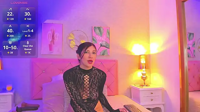 Snapshot of Ginger_Violetta_ chatting on 09/23/25, 07:32 Ginger Violetta online show from 09/23/25, 07:32