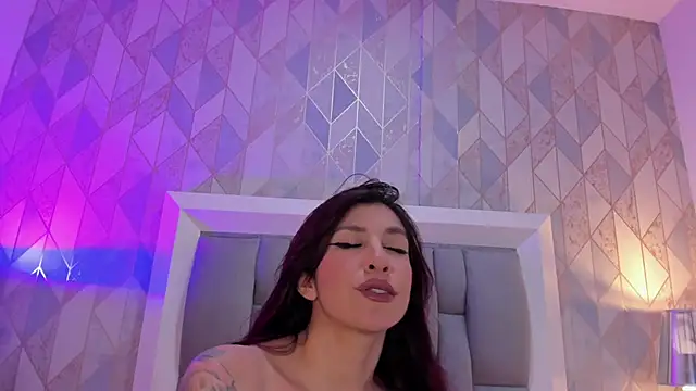 Ginger Violetta  online show from 05/26/26, 07:34