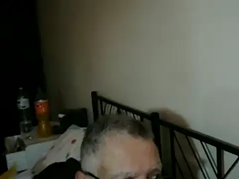 Snapshot of 100Tauros chatting on 11/09/25, 12:20 100Tauros online show from 11/09/25, 12:20