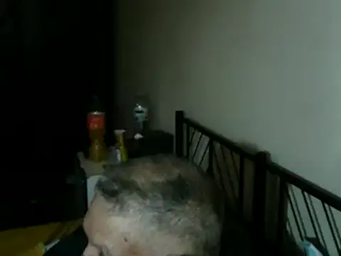 Snapshot of 100Tauros chatting on 10/26/25, 08:37 100Tauros online show from 10/26/25, 08:37