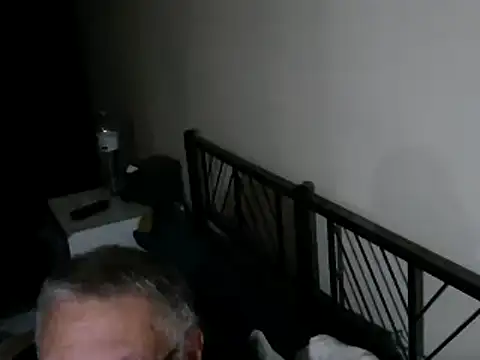 Snapshot of 100Tauros chatting on 10/19/25, 08:11 100Tauros online show from 10/19/25, 08:11