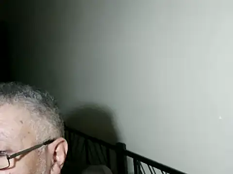 Snapshot of 100Tauros chatting on 11/05/25, 10:46 100Tauros online show from 11/05/25, 10:46