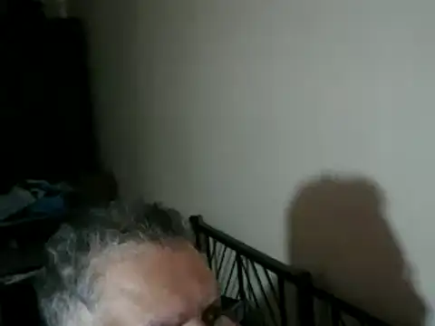 Snapshot of 100Tauros chatting on 12/15/25, 11:16 100Tauros online show from 12/15/25, 11:16