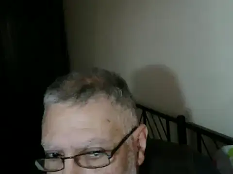 Snapshot of 100Tauros chatting on 10/29/25, 10:36 100Tauros online show from 10/29/25, 10:36