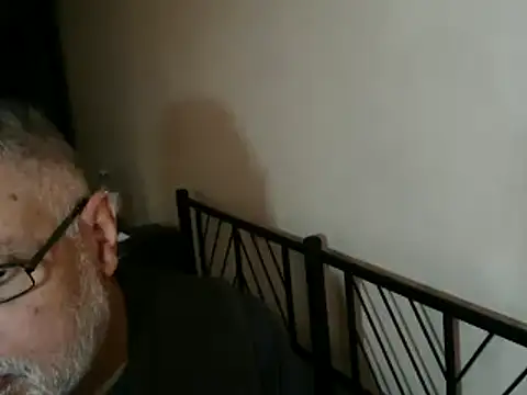 Snapshot of 100Tauros chatting on 10/27/25, 10:16 100Tauros online show from 10/27/25, 10:16