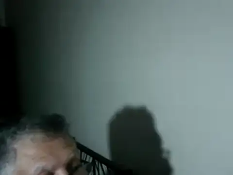 Snapshot of 100Tauros chatting on 12/16/25, 06:23 100Tauros online show from 12/16/25, 06:23