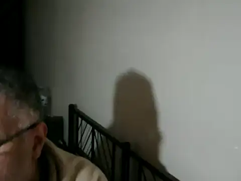 Snapshot of 100Tauros chatting on 11/30/25, 03:35 100Tauros online show from 11/30/25, 03:35