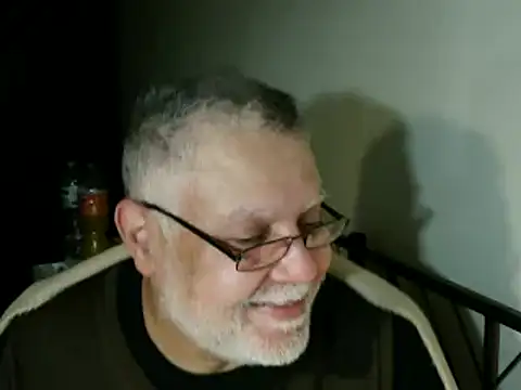 Snapshot of 100Tauros chatting on 11/10/25, 12:26 100Tauros online show from 11/10/25, 12:26