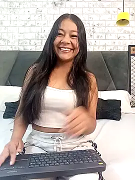 Snapshot of MilaaAdams chatting on 09/27/25, 09:59 MilaaAdams online show from 09/27/25, 09:59