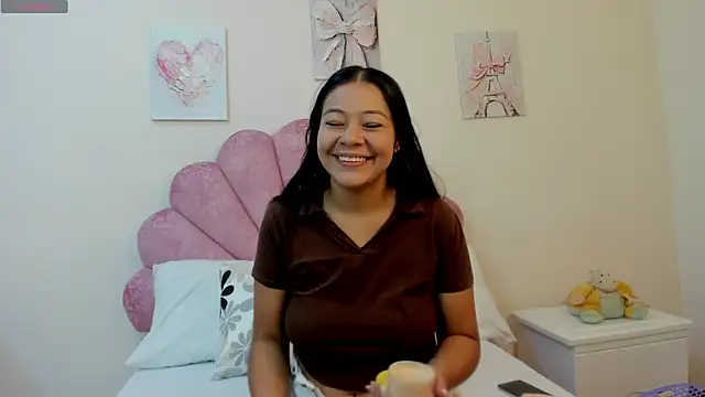 Snapshot of MilaaAdams chatting on 05/30/26, 11:27 MilaaAdams online show from 05/30/26, 11:27