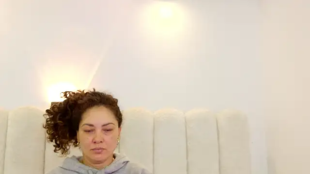 Snapshot of Juliabadlee chatting on 09/26/25, 09:10 Juliabadlee online show from 09/26/25, 09:10