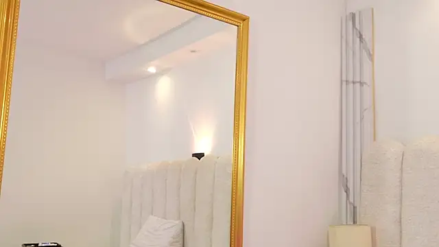 Snapshot of Juliabadlee chatting on 11/03/25, 07:17 Juliabadlee online show from 11/03/25, 07:17