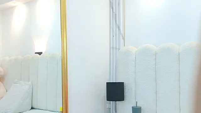 Snapshot of Juliabadlee chatting on 10/03/25, 08:21 Juliabadlee online show from 10/03/25, 08:21