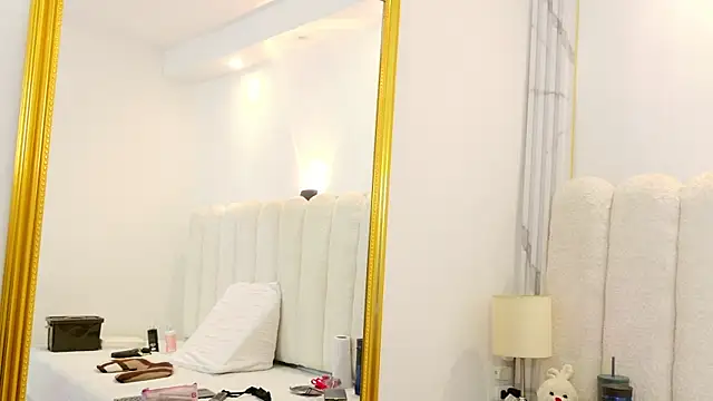 Snapshot of Juliabadlee chatting on 09/25/25, 07:20 Juliabadlee online show from 09/25/25, 07:20