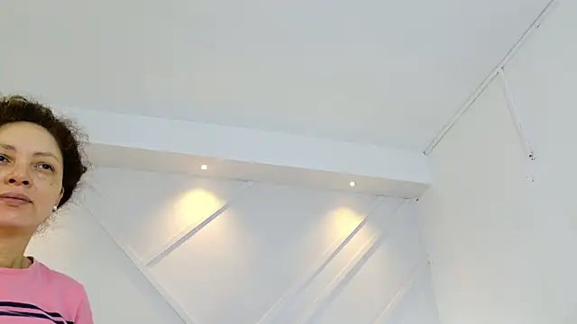 Juliabadlee online show from 06/16/26, 12:21