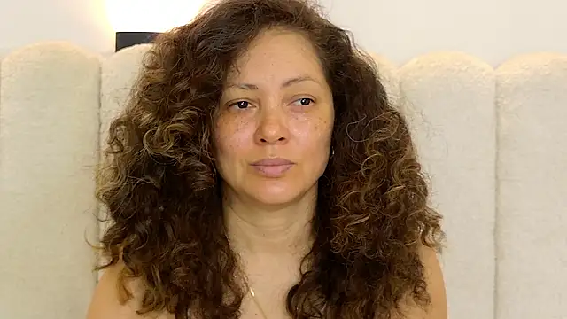 Juliabadlee online show from 11/14/25, 08:12