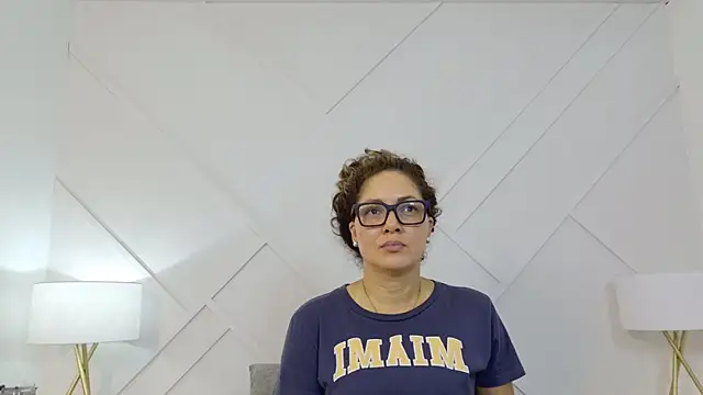 Juliabadlee online show from 05/25/26, 12:10