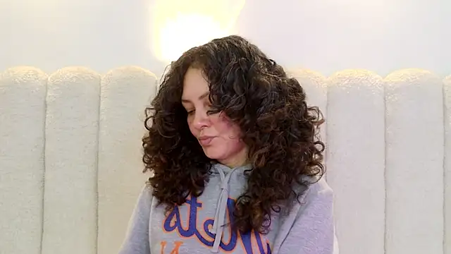 Juliabadlee online show from 04/17/26, 12:02