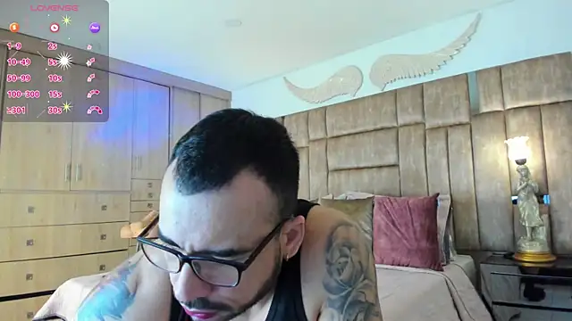 Snapshot of petterwilly1 chatting on 10/15/25, 03:09 petterwilly1 online show from 10/15/25, 03:09