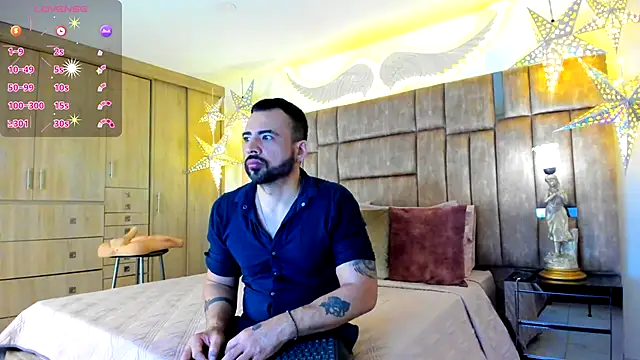 Snapshot of petterwilly1 chatting on 11/12/25, 03:05 petterwilly1 online show from 11/12/25, 03:05