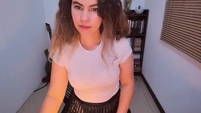 gigi stephans online show from 04/05/26, 01:56