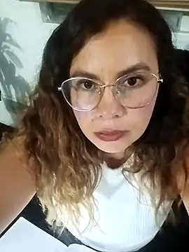 gigi stephans online show from 04/08/26, 02:57