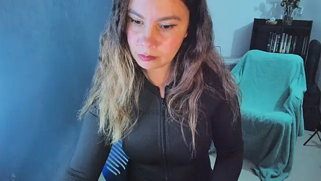 gigi stephans online show from 06/25/26, 01:47