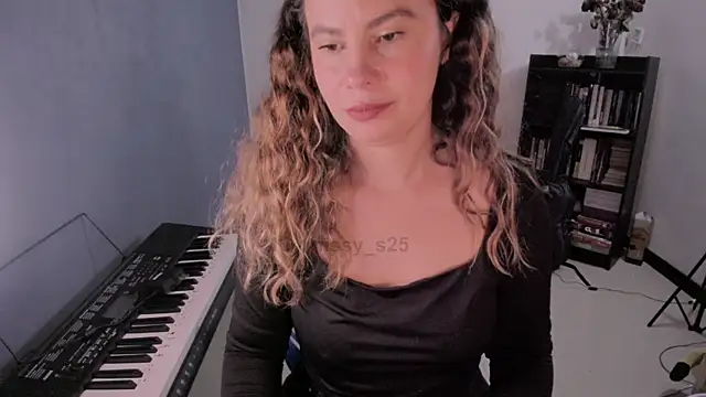 gigi stephans online show from 07/15/26, 02:29