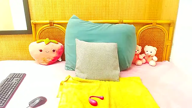 HugeMassiveBooty online show from 03/14/25, 04:32