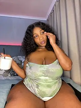 HugeMassiveBooty online show from 09/30/25, 11:00