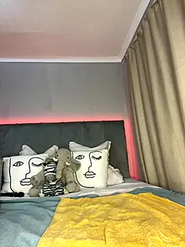 HugeMassiveBooty online show from 10/19/25, 07:49