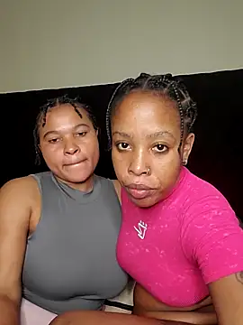 R-thequeen online show from 11/27/25, 12:38