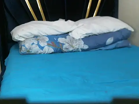 petite 12 online show from 10/08/25, 07:32