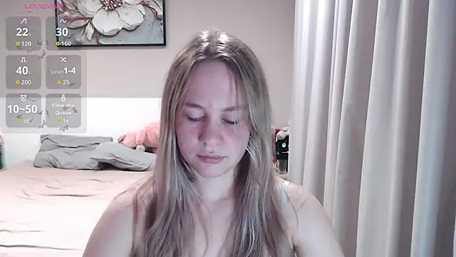 Snapshot of annabel8 chatting on 10/25/25, 08:31 annabel8 online show from 10/25/25, 08:31