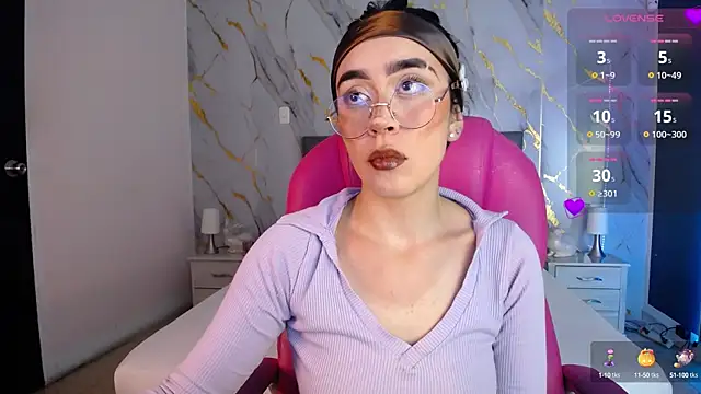 Snapshot of Julieta_De_Los_Angeles chatting on 01/28/25, 03:57 Julieta De Los Angeles online show from 01/28/25, 03:57