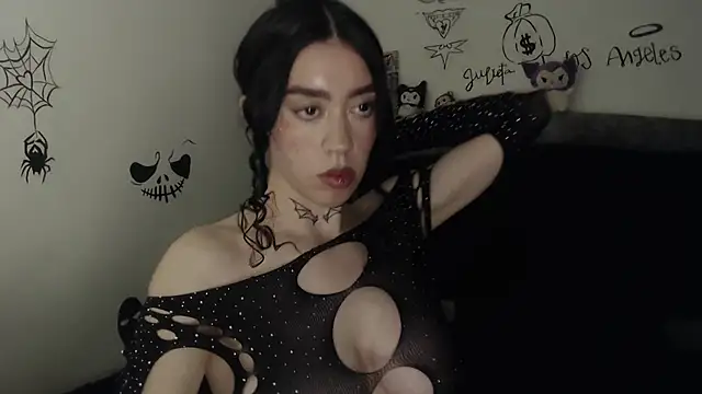 Julieta De Los Angeles online show from 01/06/26, 08:46