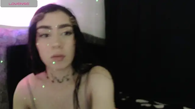 Julieta De Los Angeles online show from 04/17/26, 12:35