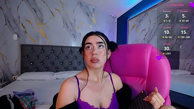 Snapshot of Julieta_De_Los_Angeles chatting on 01/28/25, 10:02 Julieta De Los Angeles online show from 01/28/25, 10:02