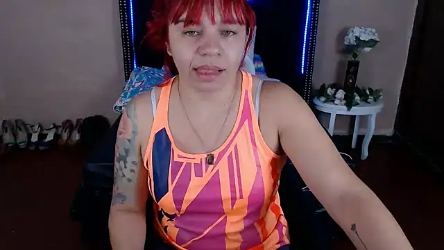 Snapshot of VioletaaaSlave chatting on 06/17/26, 11:09 VioletaaaSlave online show from 06/17/26, 11:09