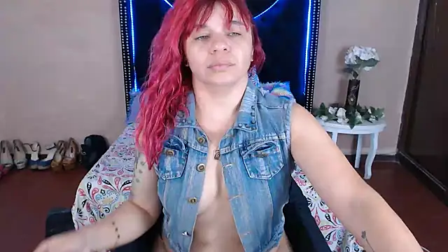 Snapshot of VioletaaaSlave chatting on 07/15/26, 11:28 VioletaaaSlave online show from 07/15/26, 11:28