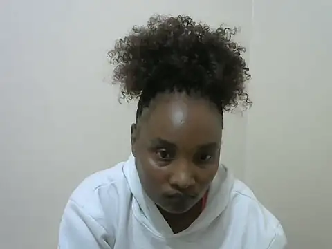 StacyGee24 online show from 10/04/25, 05:09