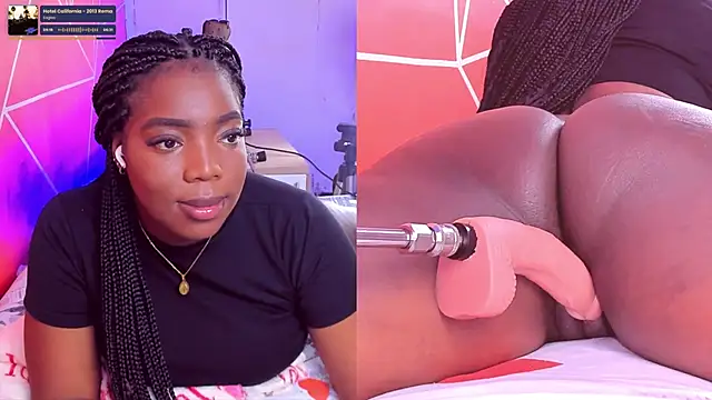 Snapshot of zoeethompson_cm chatting on 11/14/25, 11:03 zoeethompson cm online show from 11/14/25, 11:03