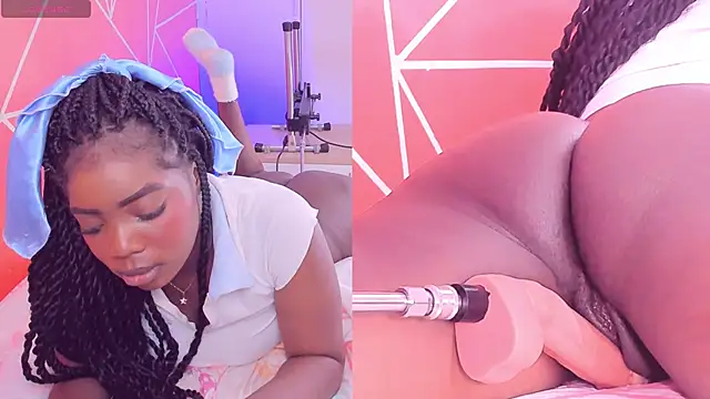 Snapshot of zoeethompson_cm chatting on 03/20/25, 02:32 zoeethompson cm online show from 03/20/25, 02:32