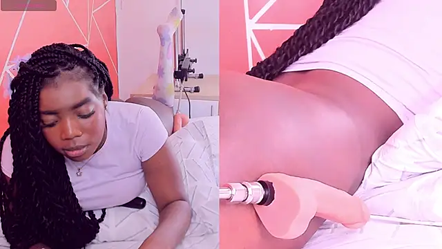 Snapshot of zoeethompson_cm chatting on 03/19/25, 05:28 zoeethompson cm online show from 03/19/25, 05:28