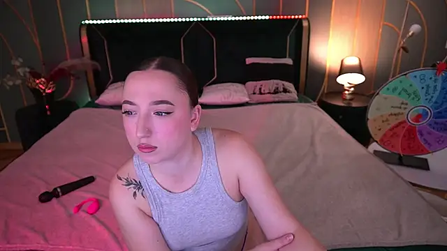 Snapshot of MonAmourrrR chatting on 10/16/25, 05:38 MonAmourrrR online show from 10/16/25, 05:38