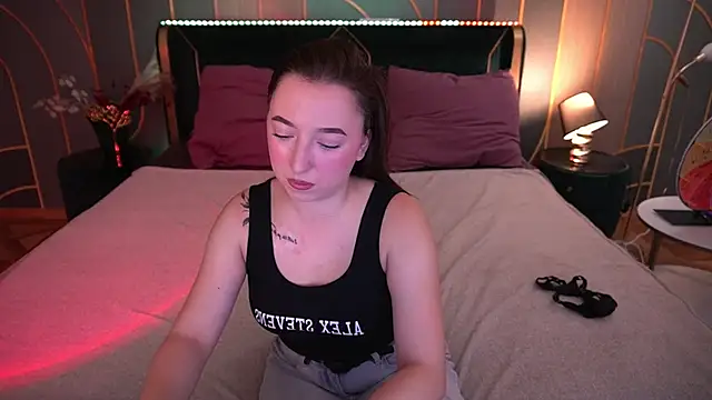 Snapshot of MonAmourrrR chatting on 09/20/25, 06:18 MonAmourrrR online show from 09/20/25, 06:18