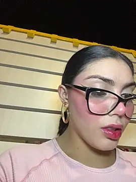 zui lu online show from 12/22/25, 03:50