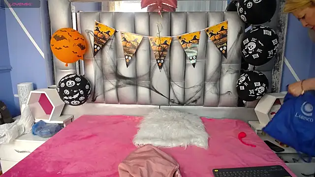 sophia ny online show from 10/23/25, 01:43