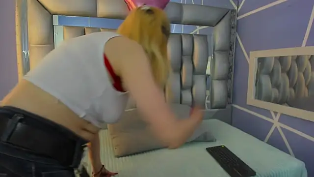 sophia ny online show from 11/27/25, 02:06