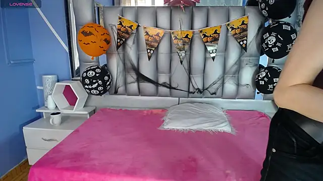 sophia ny online show from 10/30/25, 01:42